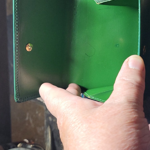Louis Vuitton Forest Green Epi Wallet💥💥💥SUPER SUPER SALE💥💥💥 - Picture 7 of 7